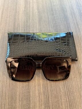 Rachel Zoe Tortoise Shell Square Sunglasses with Black Croc Case New!